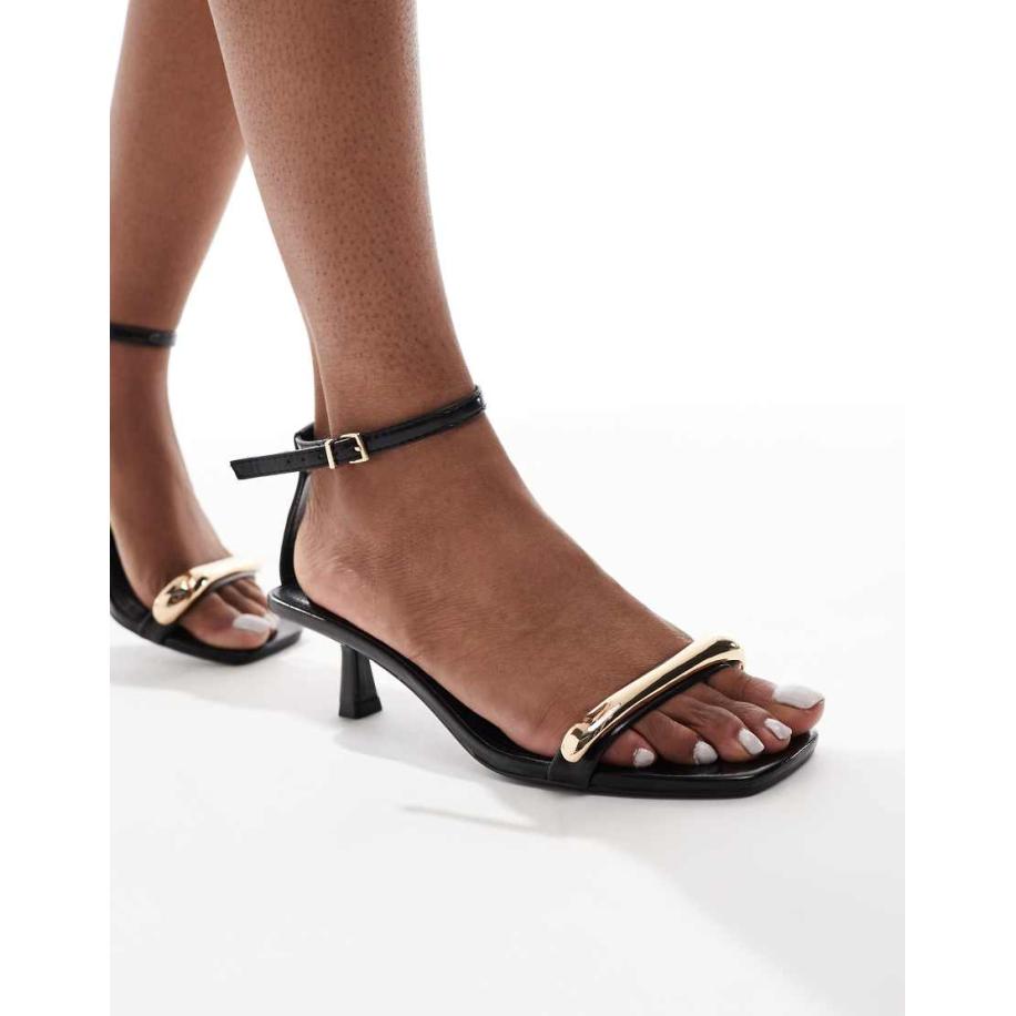 Bershka Sandalen met smalle bandjes, gouden staafje en kittenhak in zwart Zwart