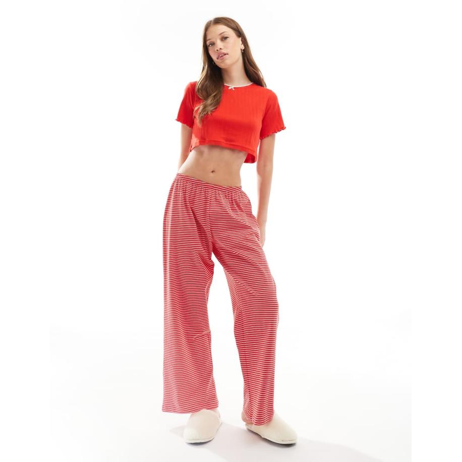 Wednesday's Girl Pyjamaset van gestreepte broek met ajourgebreid T-shirt in rood Rood