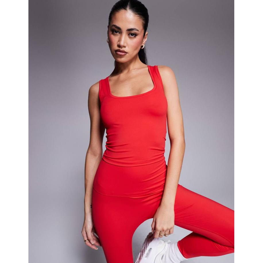 Wander Doll Everyday Elevated Exclusives Active Premium top met vierkante hals in rood, deel van co-ord set Rood