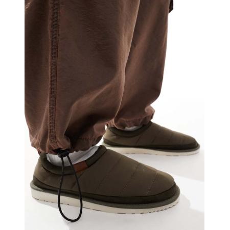 Jack & Jones - Gewatteerde nylon pantoffels in bruin