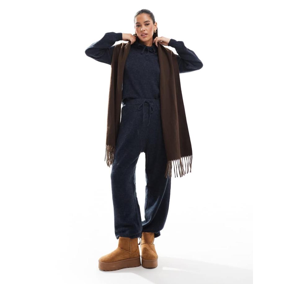 Pieces Gebreide joggingbroek met manchetten in gemêleerd marineblauw, deel van co-ord set Blauw