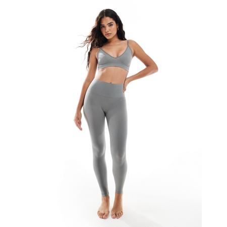 Vero Moda Naadloze legging in saliegroen, deel van co-ord set
