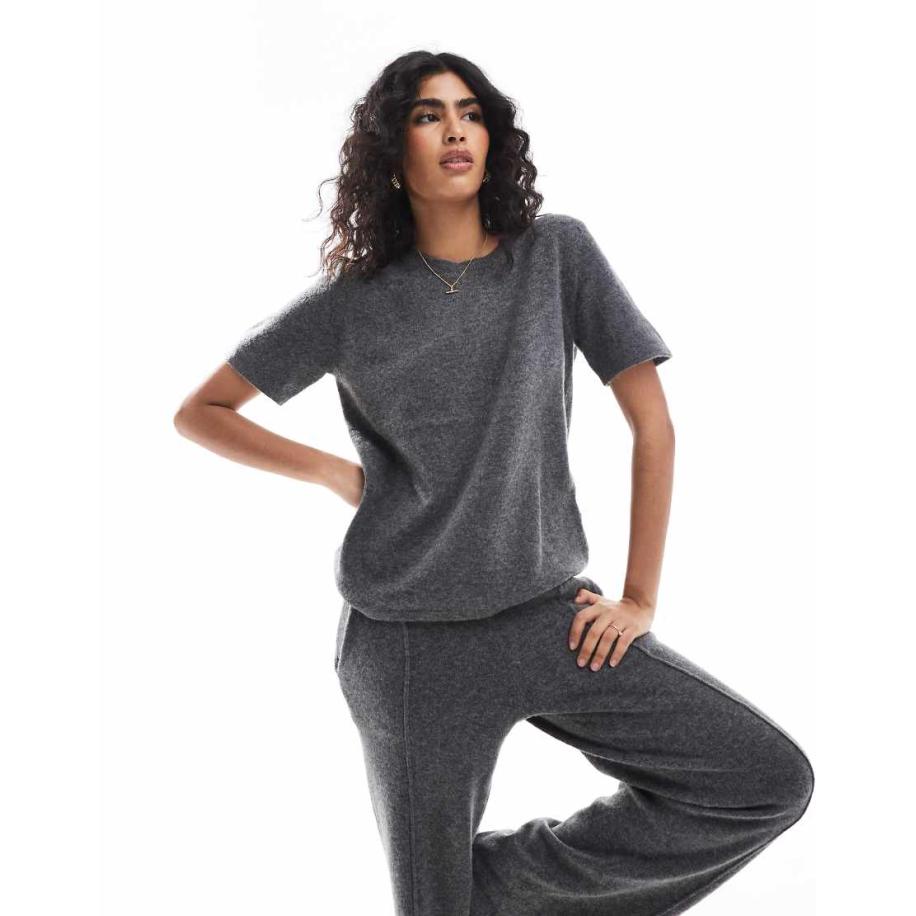 Pieces Mix en match Behaaglijk gebreid T-shirt in gemêleerd donkergrijs, deel van co-ord set Grijs