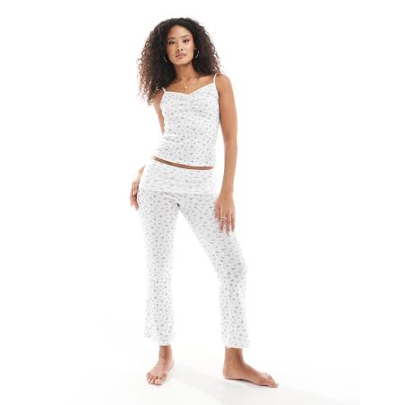 New Look Pyjamaset met broek met wijde pijpen en hemdje in fijne bloemenprint-Wit