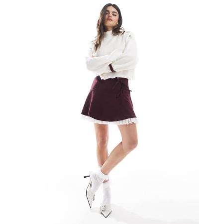 Miss Selfridge Zwierige mini-rok met strikjes in bordeauxrood
