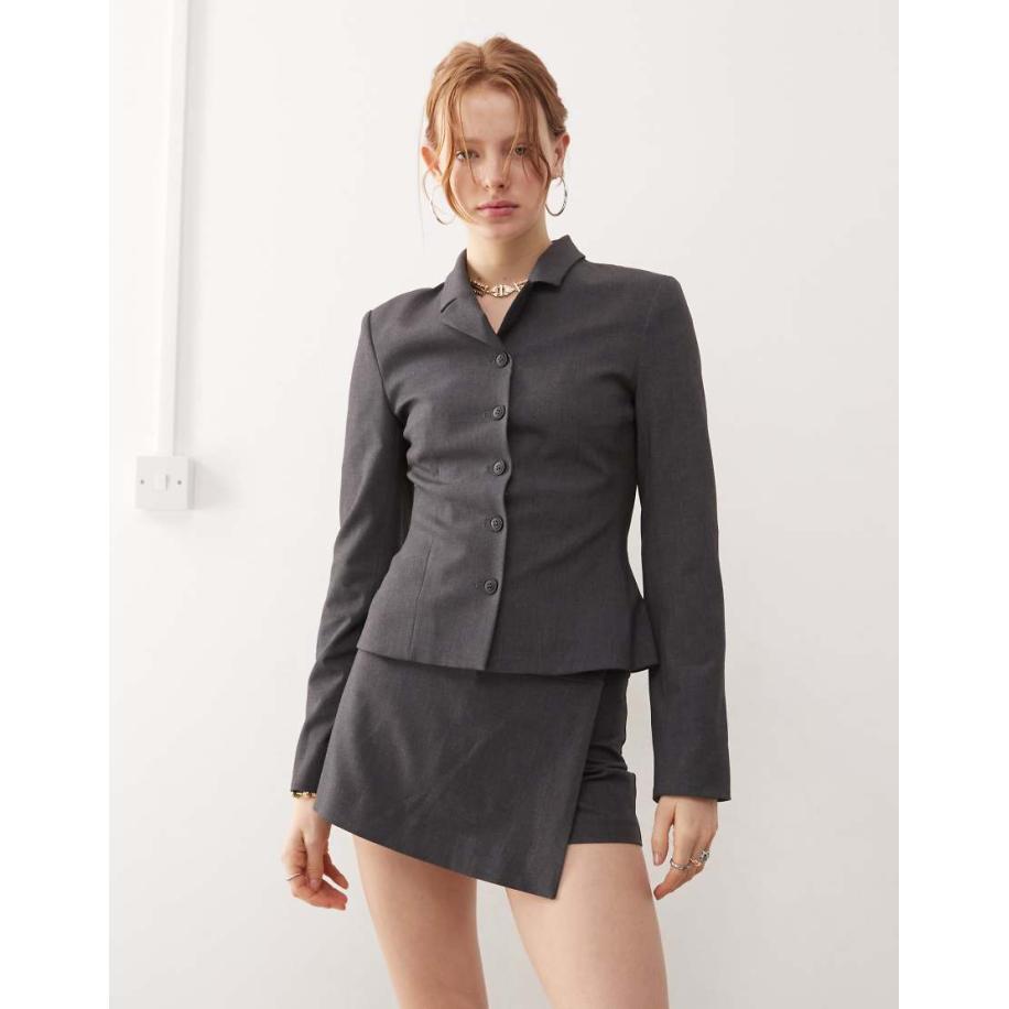 Weekday Layton Nette skort in donkergrijs, deel van co-ord set Grijs