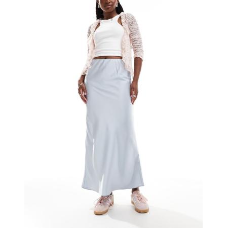 Glamorous Ultimate Maxi sliprok in zilver satijn