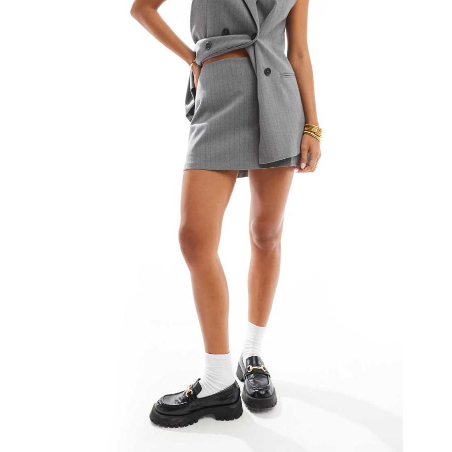 Stradivarius Jaren 90 minirok met krijtstreep in grijs, deel van co-ord set Grijs