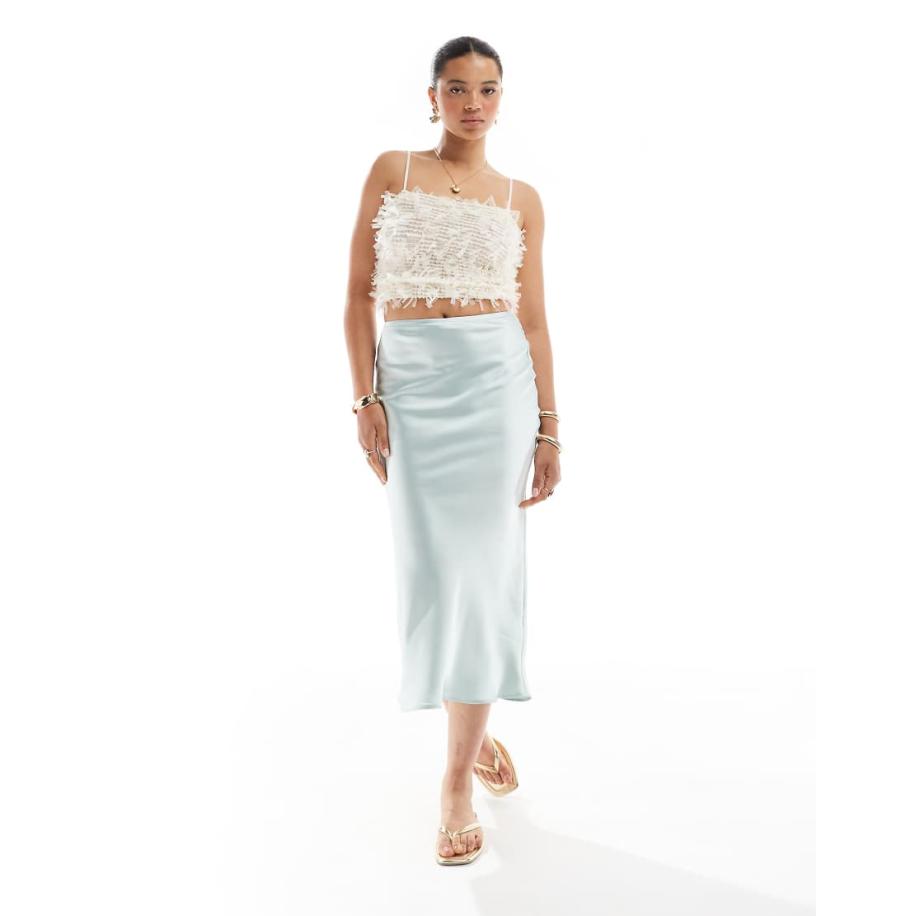 New Look Schuingesneden satijnen midi rok in lichtblauw Blauw