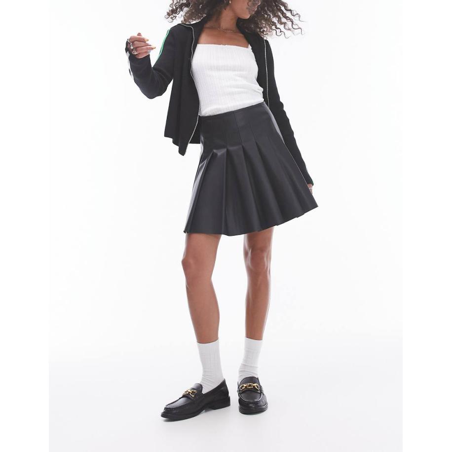 Topshop Effen mini plooirok van imitatieleer in zwart Zwart