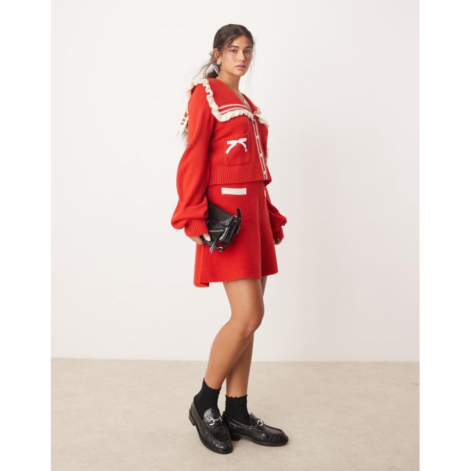 Neon Rose Gebreide minirok met zakdetail in rood, deel van co-ord set Rood