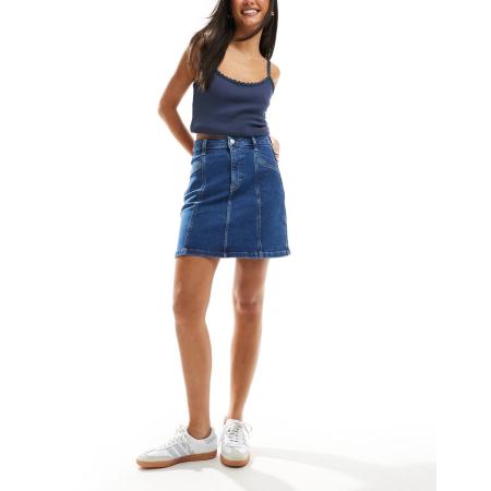 Tommy Jeans Izzie Denim minirok met zoom in mid-wash-Blauw