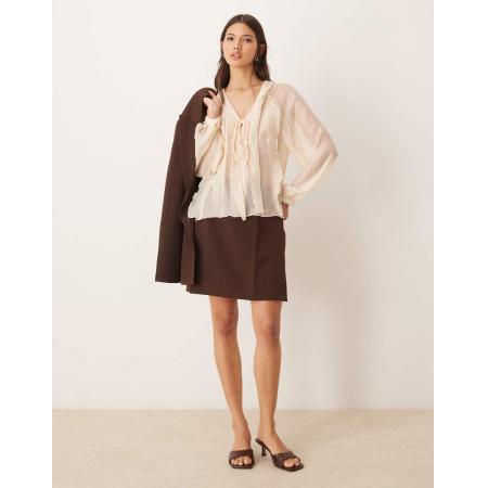 VILA Mix en match Elegante minirok met overslag in bruin met krijtstreep