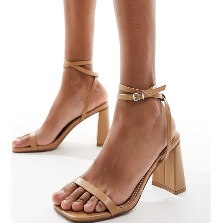 Simmi London Bia Sandalen met bandjes en blokhak met brede pasvorm in beige-Neutraal