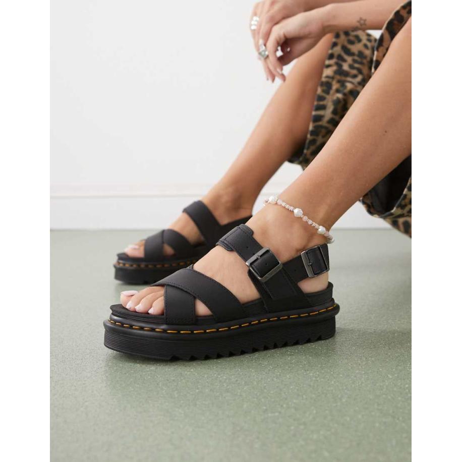 Dr Martens Voss II Quad Sandalen in zwart Zwart
