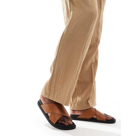 ASOS DESIGN - Sandalen met gekruiste banden in bruin