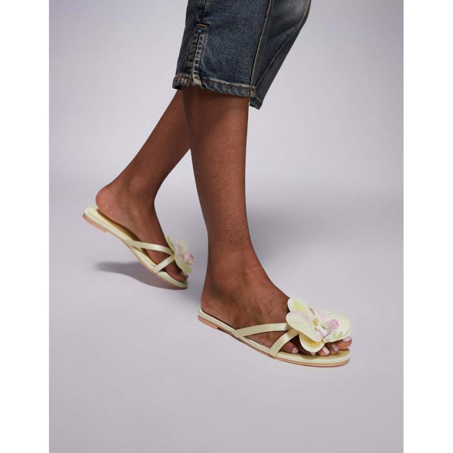 Public Desire Claudette Platte sandalen met 3D-bloem in limoengroen Groen