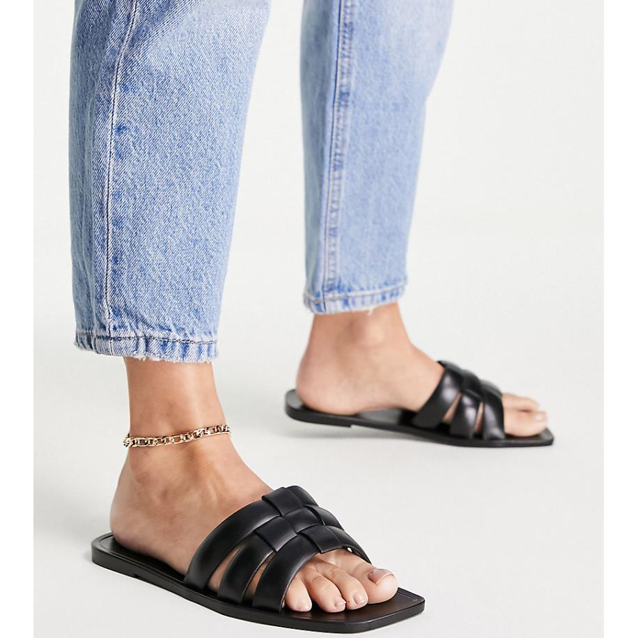 ASOS DESIGN Fame Platte jelly sandalen met brede pasvorm en geweven bandjes in zwart Zwart
