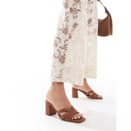 New Look Geweven muiltjes met hak in camel-Neutraal