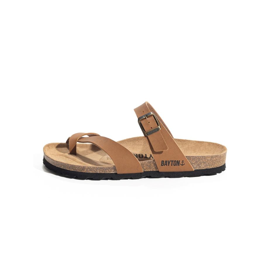 Bayton Bayton Teenslippers TRIADE camel / sand / zwart -