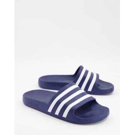 adidas - Swim - Adilette - Gestreepte slippers in marineblauw