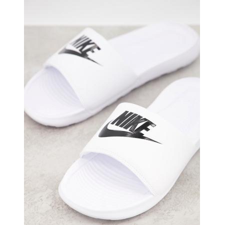 Nike - Victori One - Slippers in wit-Zwart