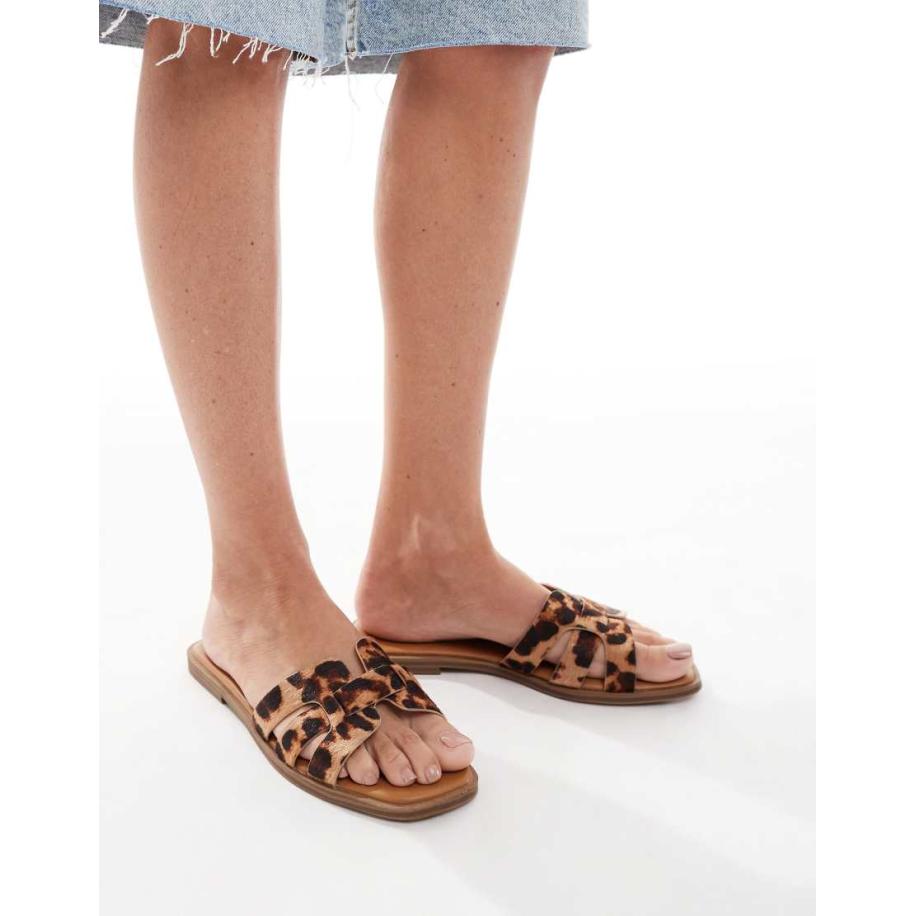 SEQWL Stork Platte sandalen in luipaardprint-Veelkleurig Multicolor