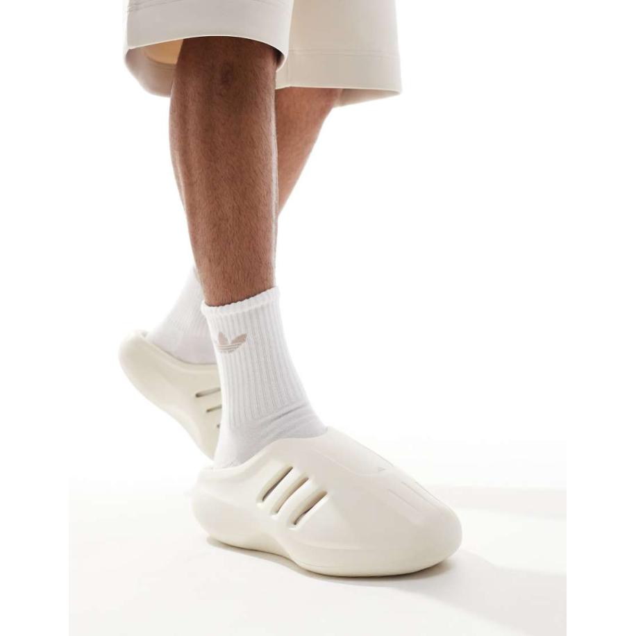 adidas Originals - adiFOM IIInfinity - Slippers in gebroken wit Wit