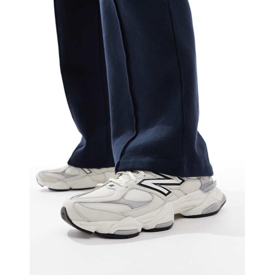 New Balance - 9060 - Sneakers in crème-Bruin Bruin