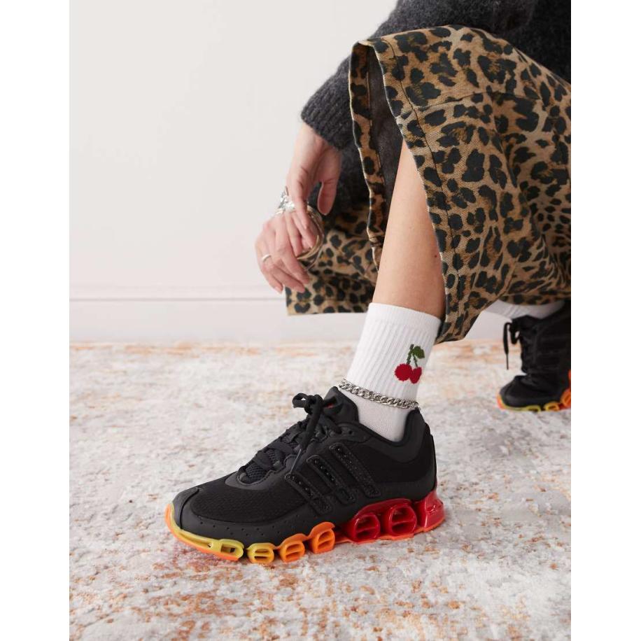 adidas Originals - Megaride - Sneakers in zwart en rood Zwart