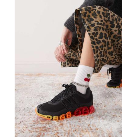 adidas Originals - Megaride - Sneakers in zwart en rood