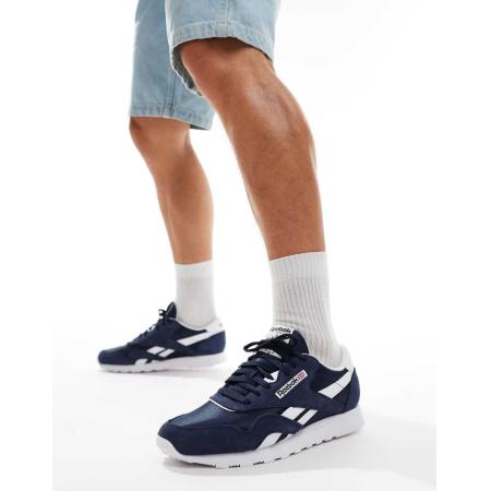Reebok - Classic - Nylon sneakers in marineblauw