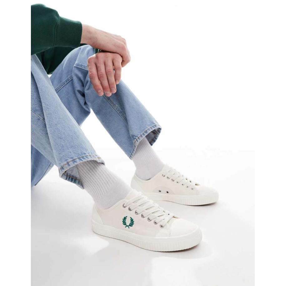 Fred Perry - Hughes - Sneakers van canvas in wit Wit