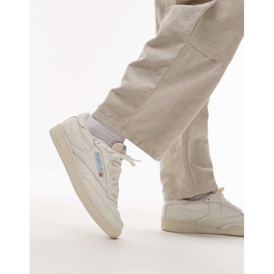 Reebok - Club C 85 - Sneakers in gebroken wit en blauw Wit