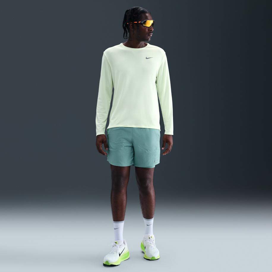 Nike Stride Dri-FIT 2-in-1 hardloopshorts voor heren (18 cm) - Groen Groen