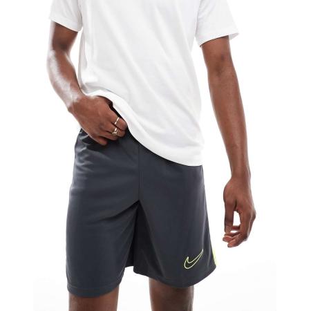 Nike Football - Academy 23 - Short in antracietgrijs en groen