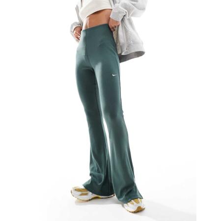 Nike Trend Flare legging in vintage groen
