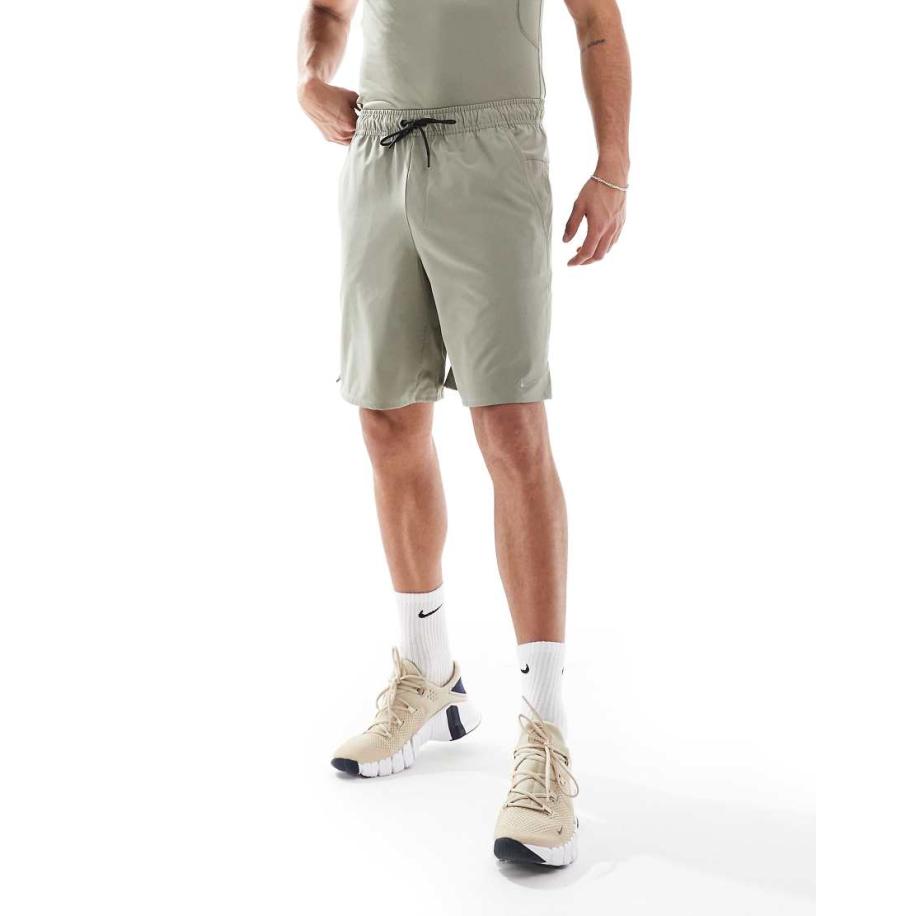 Nike Training - Unlimited - Dri-FIT - Geweven short van 9 inch in lichtgroen Groen