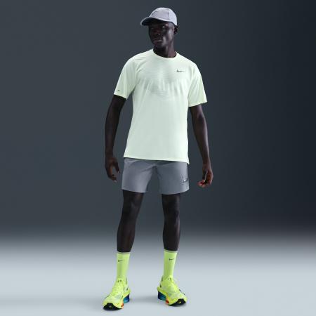 Nike Challenger herenshorts met binnenbroek (18 cm) - Grijs