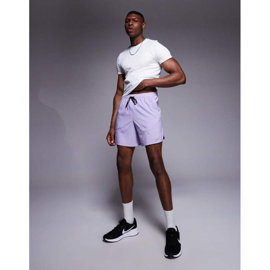 Nike Running - Stride - Dri-FIT - 7-inch shorts in lila-Paars Paars