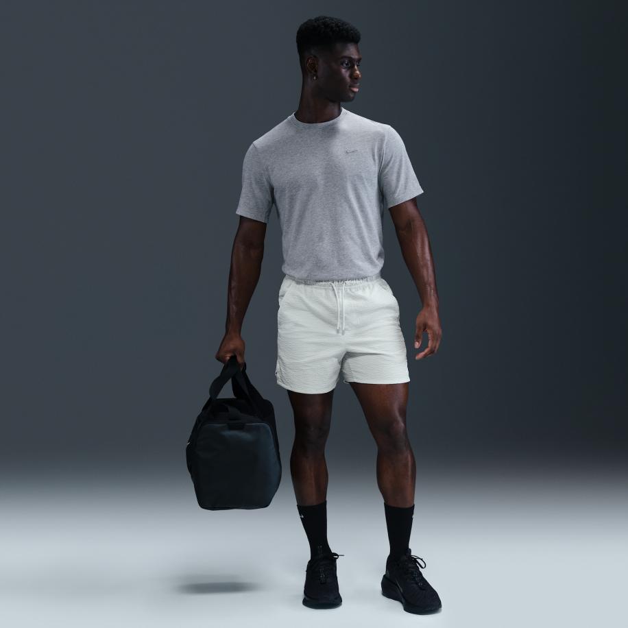 Nike Unlimited multifunctionele niet-gevoerde herenshorts van seersucker met Dri-FIT (13 cm) - Grijs Grijs