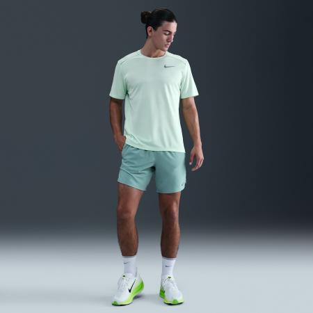 Nike Stride Dri-FIT hardloopshorts met binnenbroek voor heren (18 cm) - Groen