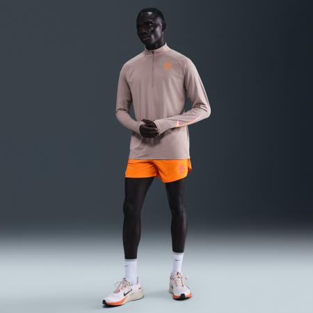 Nike Stride 'Eliud Kipchoge' Dri-FIT hardloopshorts met binnenbroek voor heren (13 cm) - Oranje