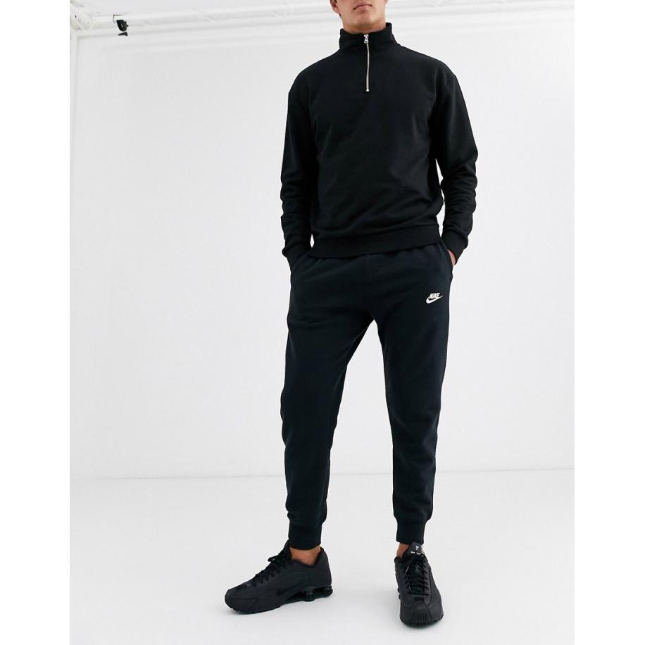 Nike Club - Joggingbroek met boorden in zwart Zwart