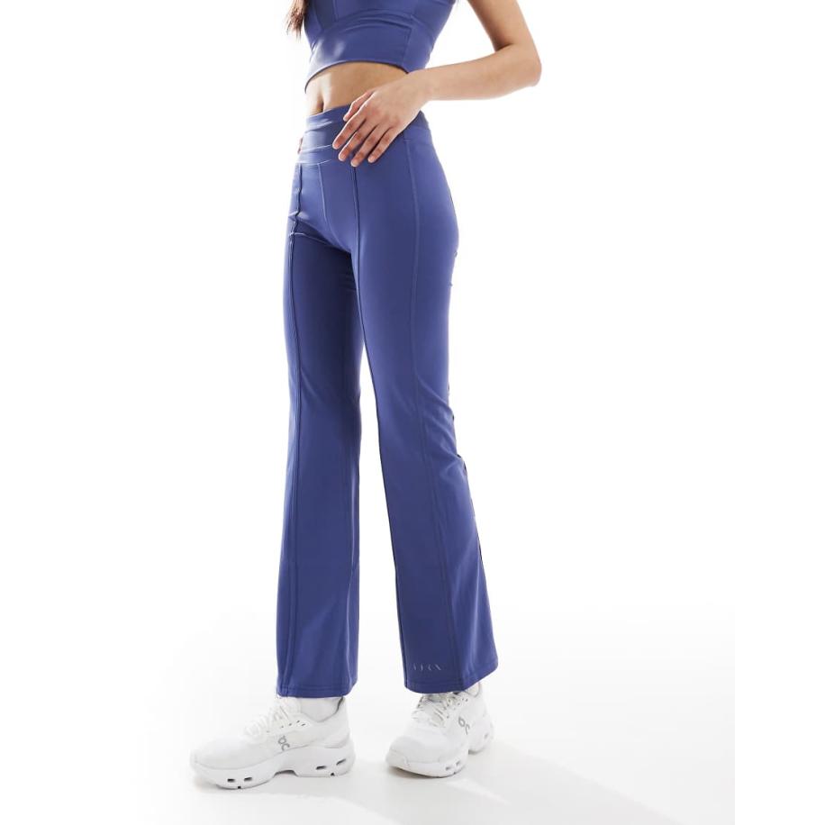 Born Living Yoga Maeva Flare-legging in blauw Blauw