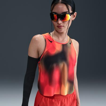 Nike AeroSwift Dri-FIT ADV cropped hardlooptanktop met print voor dames - Geel