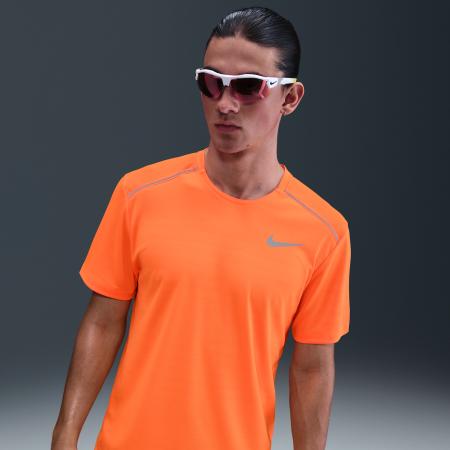 Nike Miler Hardlooptop met korte mouwen voor heren - Oranje