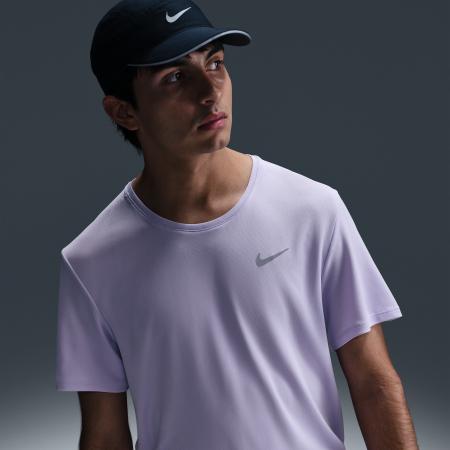Nike Miler UV hardlooptop met korte mouwen en Dri-FIT voor heren - Paars