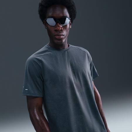 Nike Stride Dri-FIT ADV hardlooptop met korte mouwen en reflecterend design voor heren - Blauw