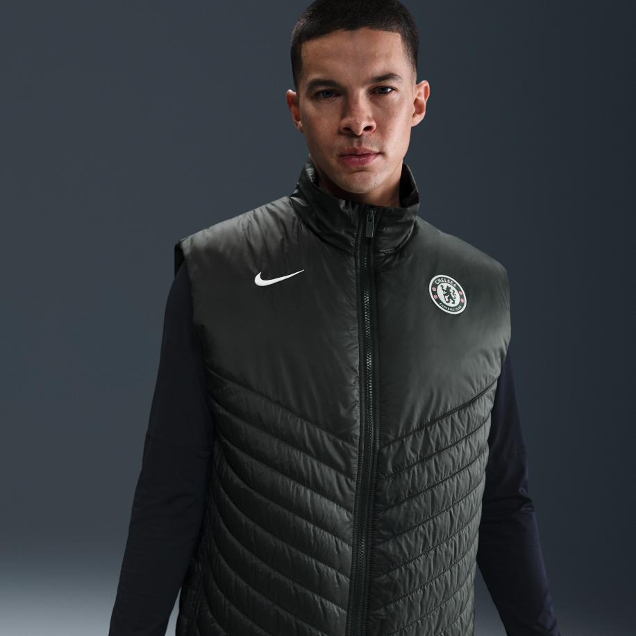 Chelsea FC Windrunner Nike Therma-FIT middelzware, gewatteerde voetbalbodywarmer voor heren - Groen Groen